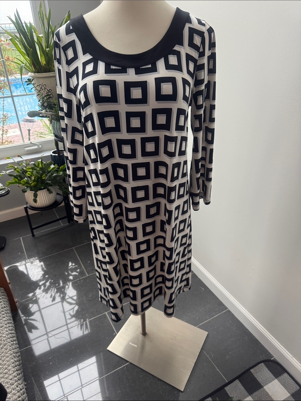 Rafaella Black & White Geometric Long-Sleeve Shift Dress